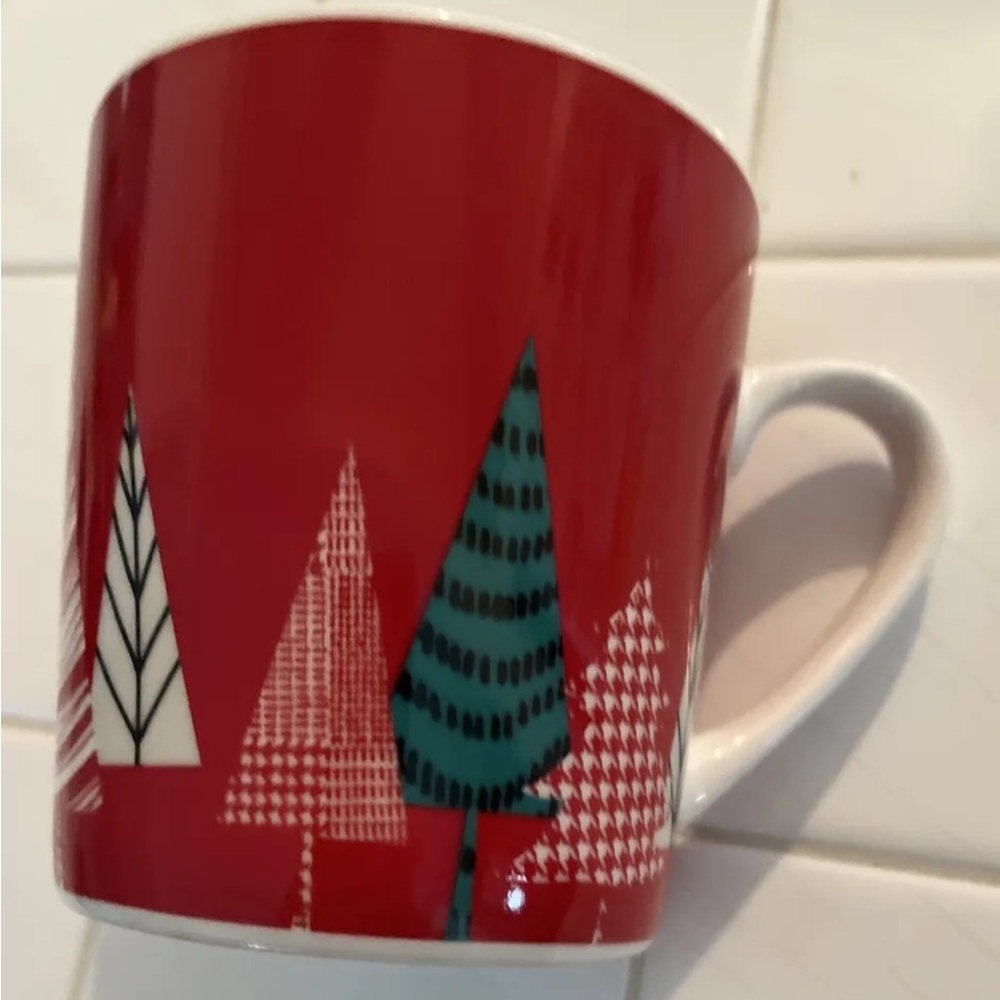 NWOT Starbucks 2017 Holiday Christmas Trees Red 18 oz Mug.